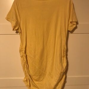 Short sleeve yellow maternity top (rouched top).